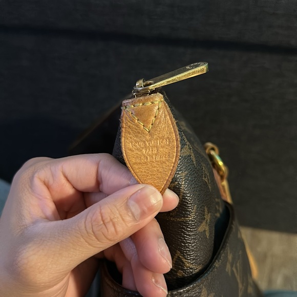 Louis Vuitton Totally MM - Picture 11 of 15